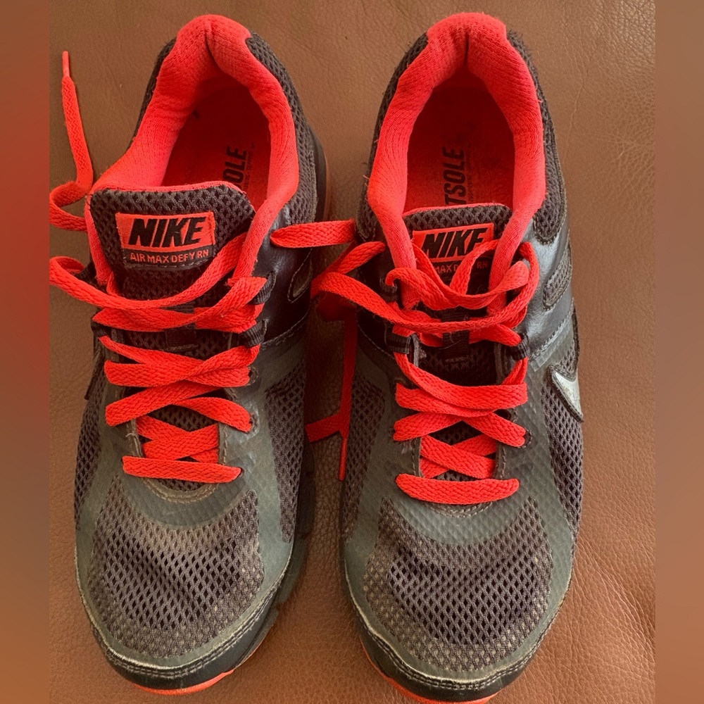 Nike air max black and red sneakers Size 8
